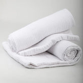 Witte opgerolde handdoeken van Luxe Ihram met vierlagige structuur biedt comfort